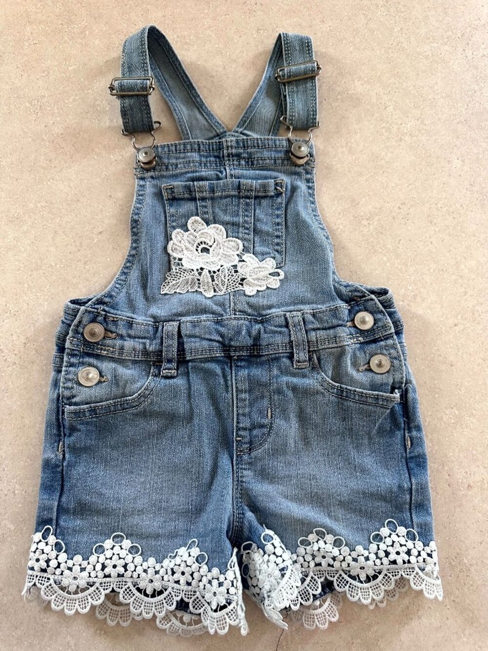Toddler Girl’s Wonder Nation Denim Short Overalls, Size 3T Lace Flowers